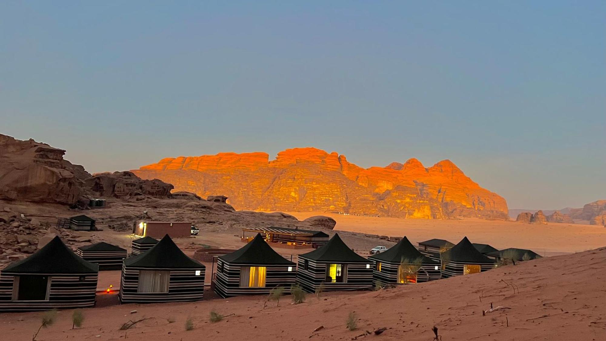 Rum Joharh Luxury Camp 와디럼 외부 사진